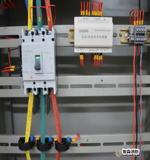 安裝消防設(shè)備電源監(jiān)控系統(tǒng)現(xiàn)場(chǎng)圖